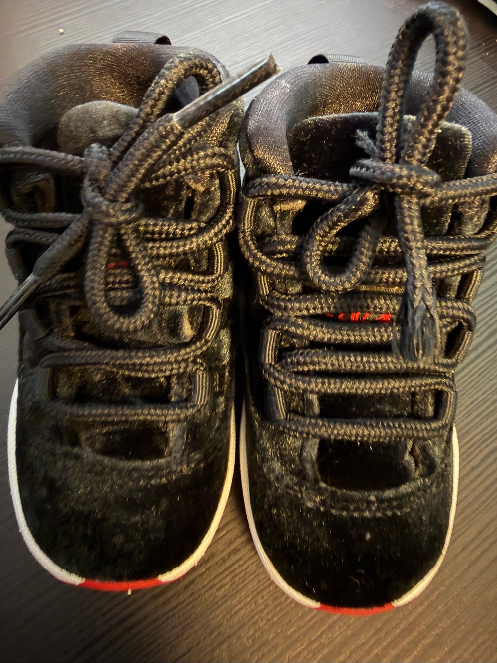 Jordan toddler Black Velvet High-Top Sneakers with Red Accent SIZE 6C